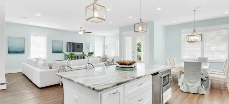 Breeze! New. 2 Blocks to Beach - Sleeps 26 - Pool!图片