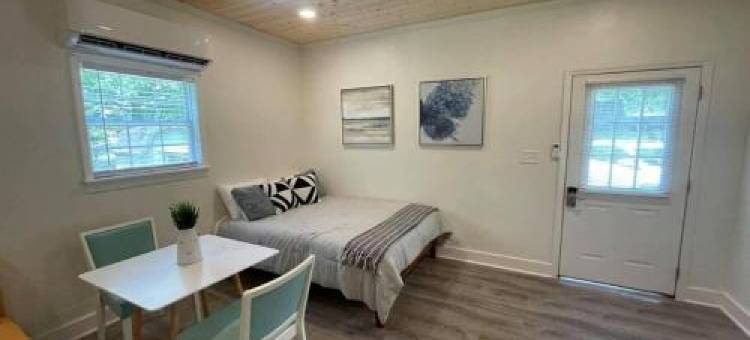 Beautifully Renovated Studio 2 Miles from Marina!图片