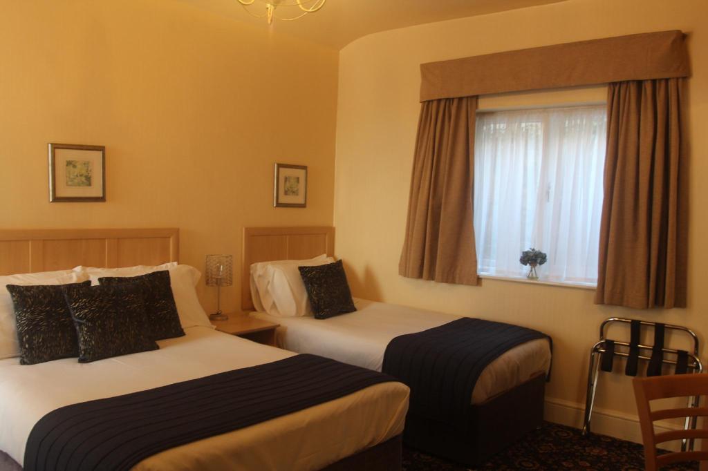 Bryn-Y-Mor (Adult Only)Over view