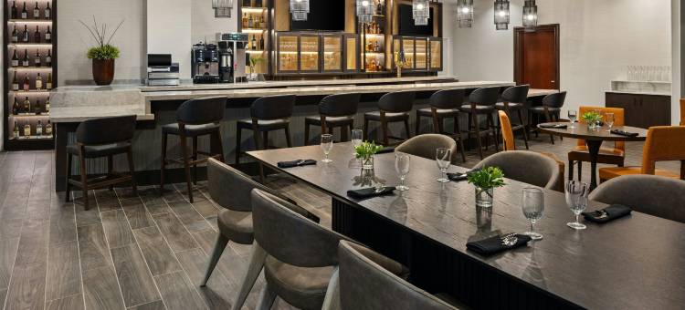 布卢明顿诺尔玛万豪酒店及会议中心(Bloomington-Normal Marriott Hotel & Conference Center)图片