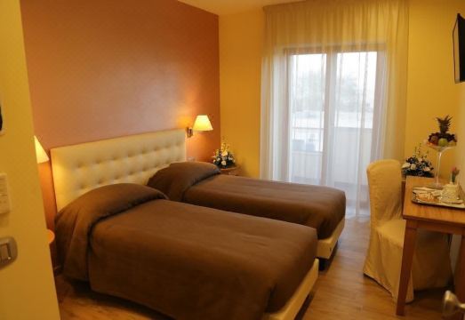 Maison Reale Hotel Overview