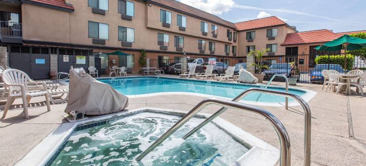 洛杉矶贝尔花园品质酒店及套房(Quality Inn & Suites Bell Gardens-Los Angeles)图片