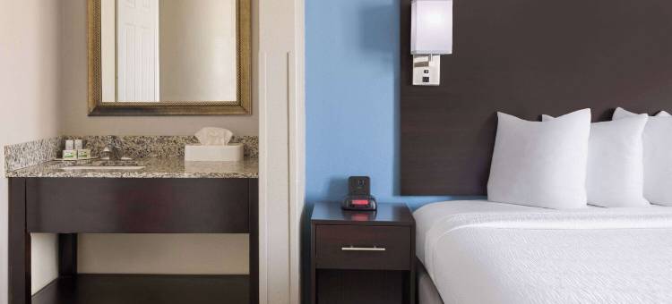 纽华克特拉华大学呗盟套房酒店(Baymont by Wyndham Newark I-95 at University of Delaware)图片