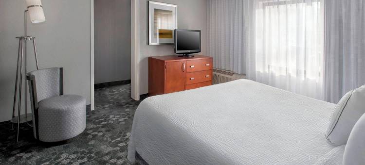 万怡纽瓦克自由国际机场酒店(Courtyard Newark Liberty International Airport)图片