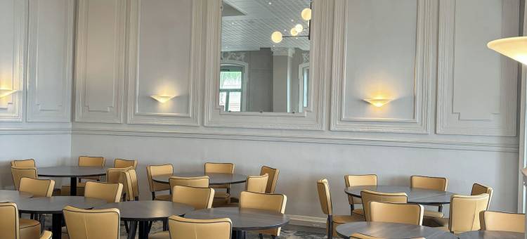 布鲁斯巴尔莫勒尔蓝色假日酒店酒店(Hôtel Vacances Bleues Balmoral)图片