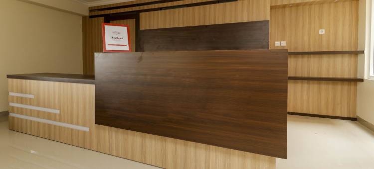 红多兹PLUS酒店-近巨港广场购物中心(RedDoorz Plus Near Palembang Square Mall)图片