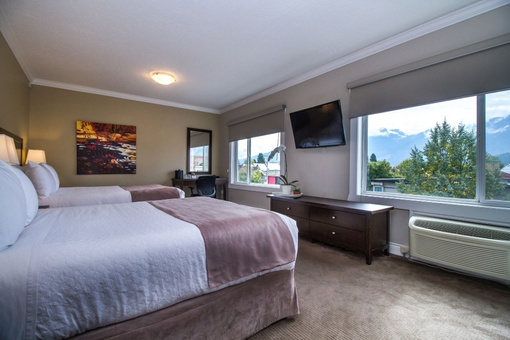 Regent Hotel Revelstoke Over view