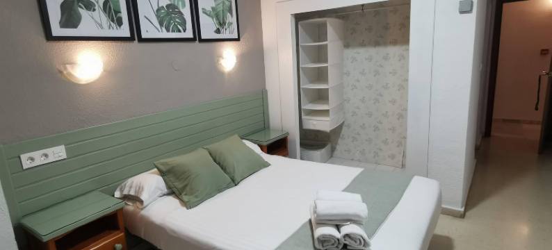 OYO安达卢萨海岸酒店(Hotel Costa Andaluza)图片