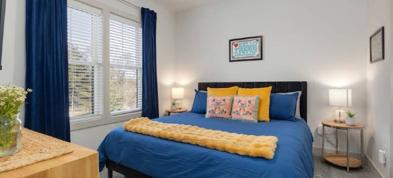 Modern King Bed Condo – Minutes to Broadway, Opry & Downtown with Free Parking图片