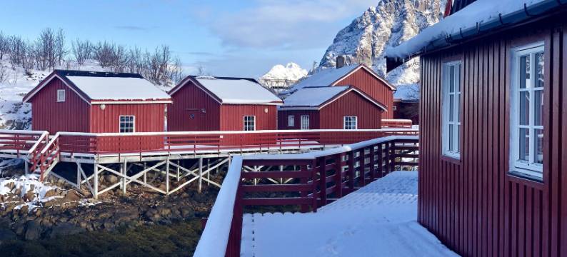哼宁斯维罗布尔酒店(Henningsvær Rorbuer)图片