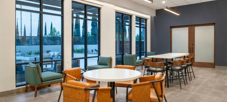 圣贝纳迪诺洛马琳达万怡酒店(Courtyard San Bernardino Loma Linda)图片