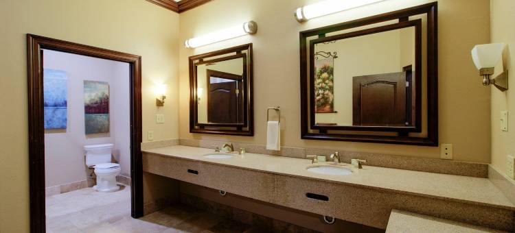 OYO Pinewood Inn & Suites Silsbee图片