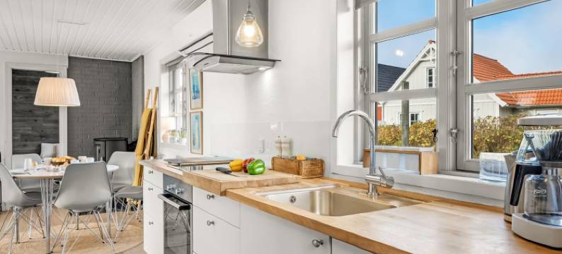 "Agni" - 800m from the Sea图片