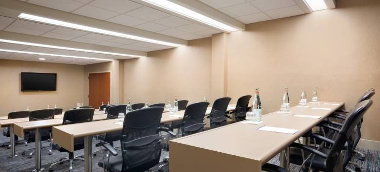 圣安东尼奥国际机场希尔顿安泊酒店(Embassy Suites by Hilton San Antonio Airport)图片