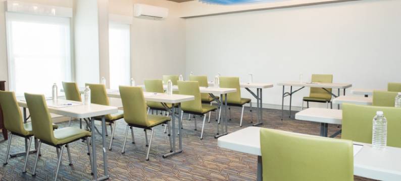 Holiday Inn Express 帕斯卡古拉 - 莫斯点(Holiday Inn Express PASCAGOULA-MOSS POINT by IHG)图片