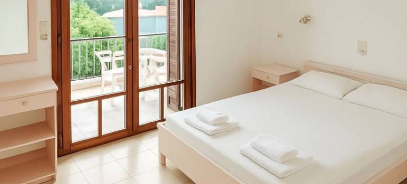 米哈利斯船长公寓 - 距卡拉马基海滩750米(Captain Michalis Apartments - 750m from Kalamaki Beach)图片