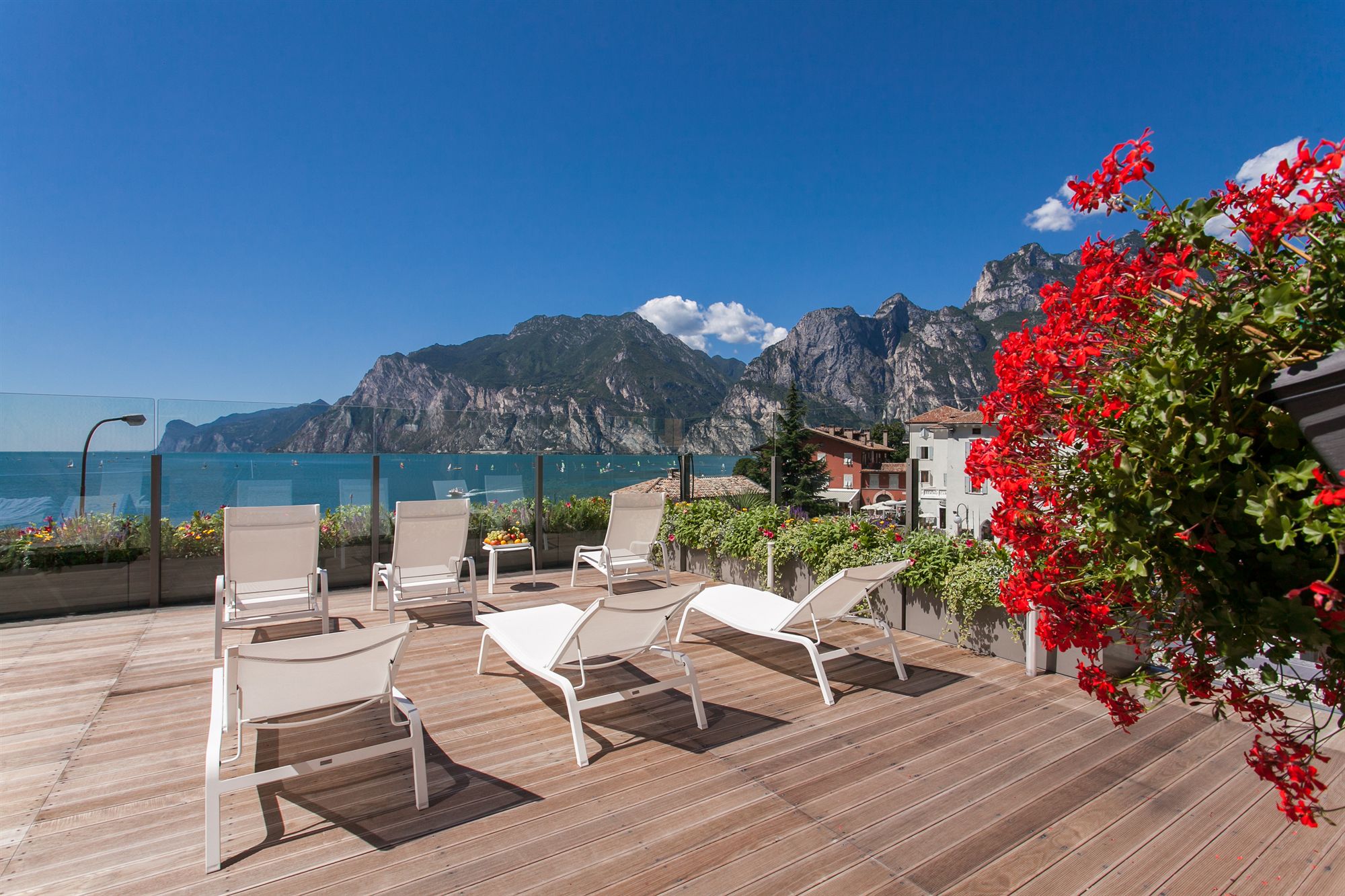 Hotel Lago di GardaOver view