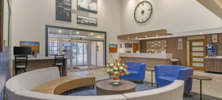 佩姆比纳贝斯特韦斯特优质套房酒店(Best Western Plus Pembina Inn  Suites)图片