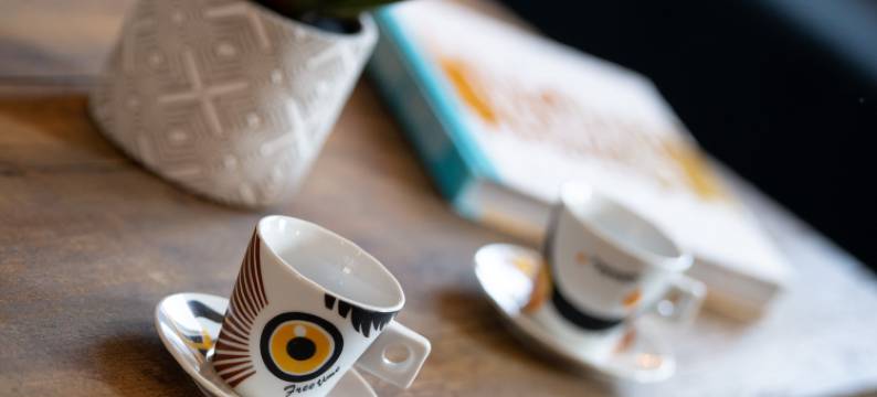 Stylish 3BR Stay in Bourne with Parking图片