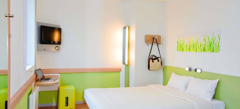 宜必思快捷克莱蒙费朗兰德布雷泽机场酒店(Ibis Budget Clermont-Ferrand le Brézet Aéroport)图片