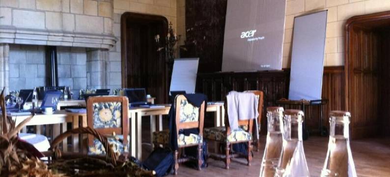 布塞城堡(Château de Busset)图片