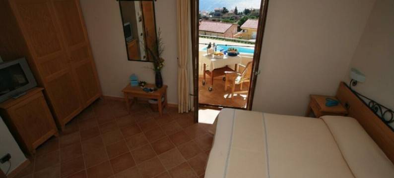 古斯图伊马里斯别墅酒店(Hotel Villa Gustui Maris)图片