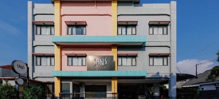 维达拉萨里井里汶桑斯酒店(Sans Hotel Widarasari Cirebon)图片