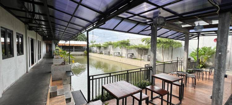 位于尖米士的12卧室公寓-4平方米|带12个独立浴室(Backyard Guest House)图片