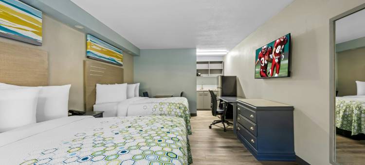 红屋顶HomeTowne Studios雅典，田纳西州(HomeTowne Studios by Red Roof Athens, TN)图片