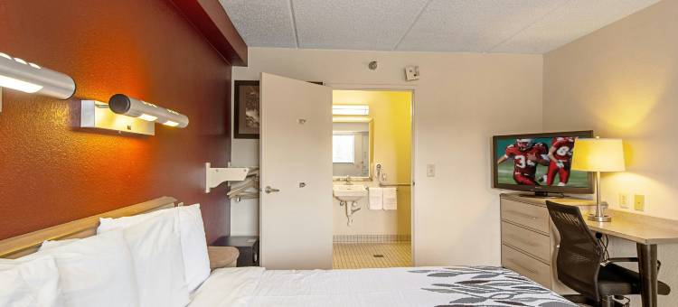 尤蒂卡红顶客栈(Red Roof Inn Utica)图片