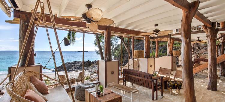 康斯丹萨哈班其娜(Constance Tsarabanjina - All Inclusive)图片