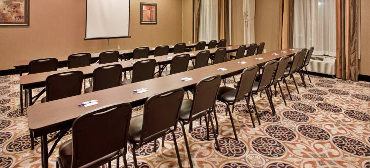 智选假日套房酒店麦克弗森 by IHG(Holiday Inn Express & Suites Mcpherson by IHG)图片