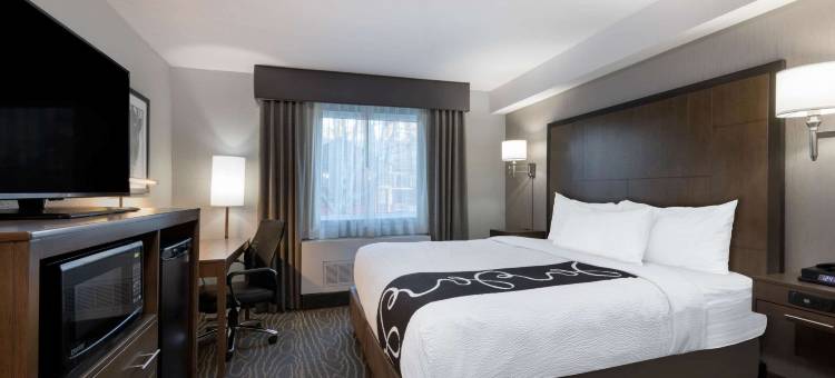 安克雷奇机场拉昆塔温德姆套房酒店(La Quinta Inn & Suites by Wyndham Anchorage Airport)图片