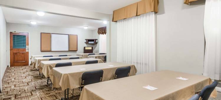 阿克龙-塞维利亚浩枫温德姆公寓(Hawthorn Extended Stay by Wyndham Seville)图片