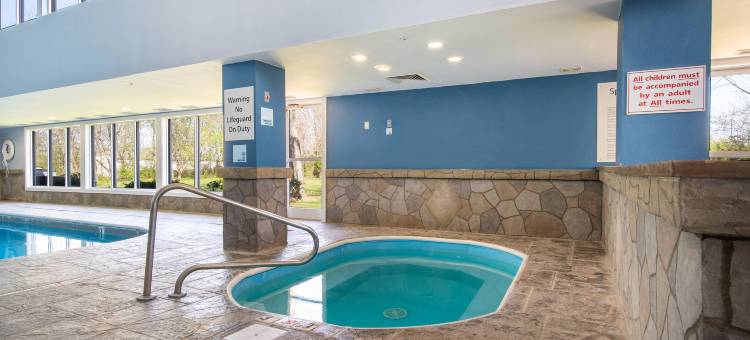 智选假日套房酒店百福(Holiday Inn Express & Suites Bedford)图片