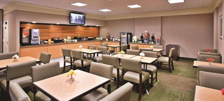 金斯波特三城机场拉昆塔温德姆套房酒店(La Quinta Inn & Suites by Wyndham Kingsport TriCities Airpt)图片