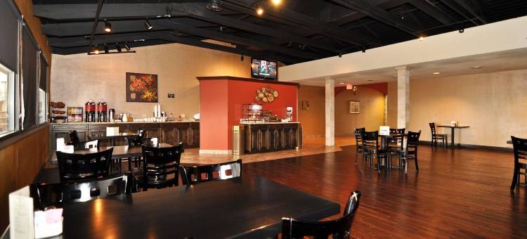 拉顿贝斯特韦斯特优质酒店(Best Western Plus Raton Hotel)图片