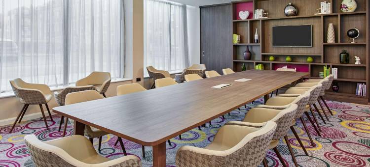 布里斯托尔市中心希尔顿欢朋酒店(Hampton by Hilton Bristol City Centre)图片