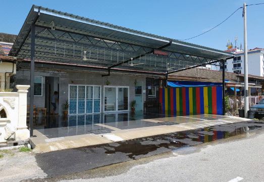 Teruntum 96 Guest House Hotel Overview