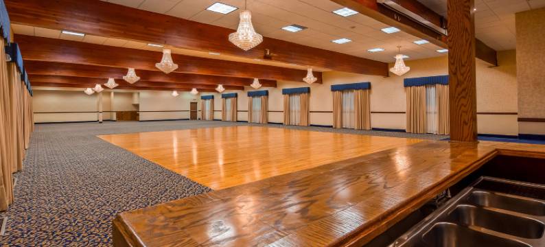 弗拉特黑德湖贝斯特韦斯特优质套房酒店(Best Western Plus Flathead Lake Inn and Suites)图片