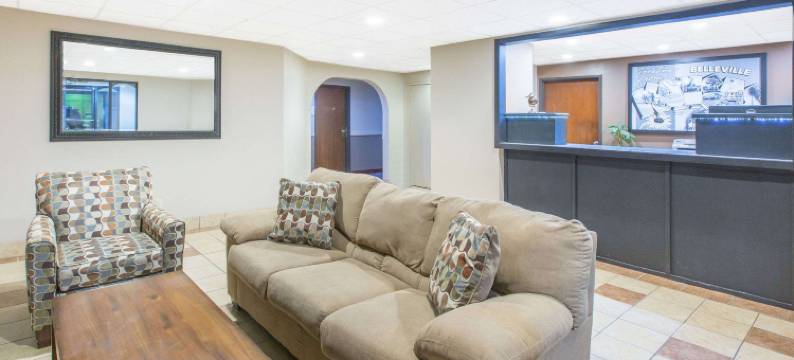 贝尔维尔温德姆速8酒店(Super 8 by Wyndham Belleville)图片