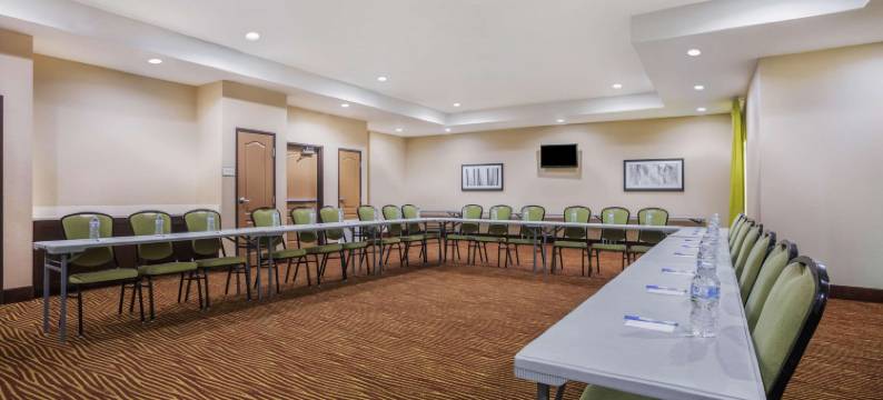 比维尔拉昆塔温德姆套房酒店(La Quinta Inn & Suites by Wyndham Beeville)图片