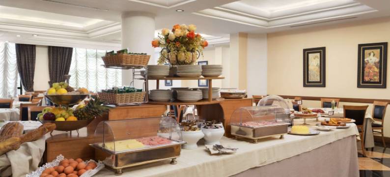 那不勒斯市中心华美达酒店(Ramada by Wyndham Naples)图片