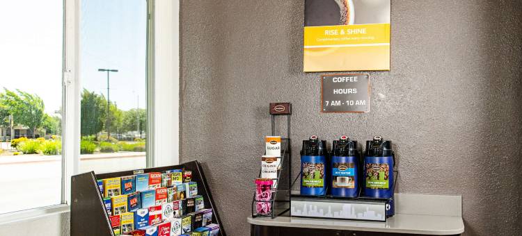 莫德斯托市区6号汽车旅馆(Modesto, CA - Downtown)图片