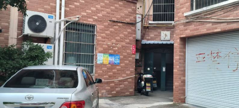 桐庐云歌小宿公寓(瑶琳路分店)图片