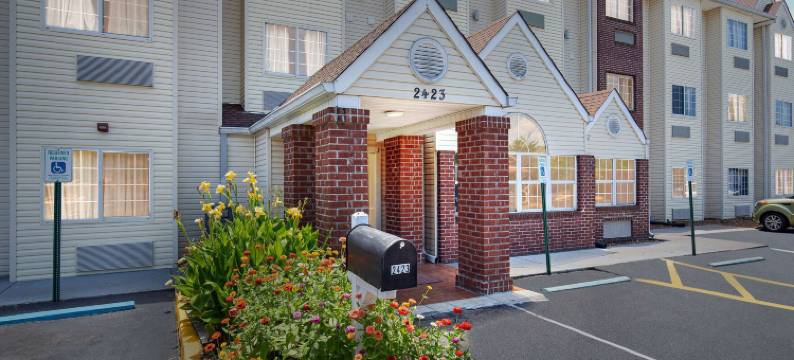 麦客达温德姆酒店及套房孟菲斯科尔多瓦I-40东(Microtel Inn & Suites by Wyndham Cordova Memphis I-40 East)图片