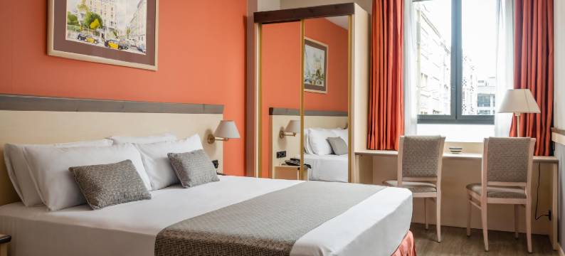 中央桑诺泰俱乐部酒店(Petit Palace Trencadis)图片