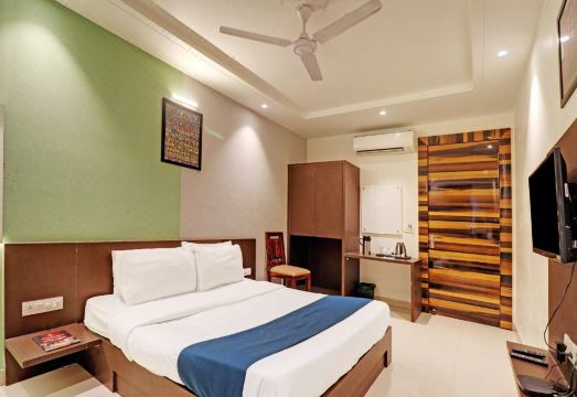 Hotel Mystic Inn Hotel Overview