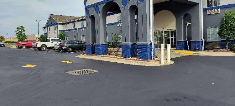 温德姆戴斯套房酒店-亨茨维尔太空中心(Days Inn & Suites by Wyndham Huntsville)图片