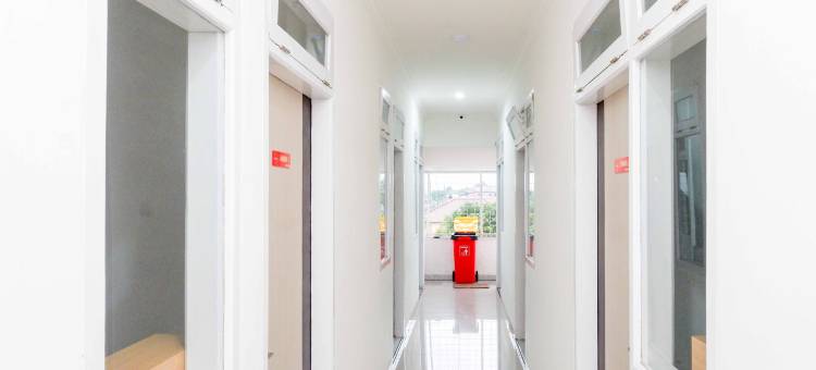 RedDoorz Near Rita Super Mall Purwokerto图片